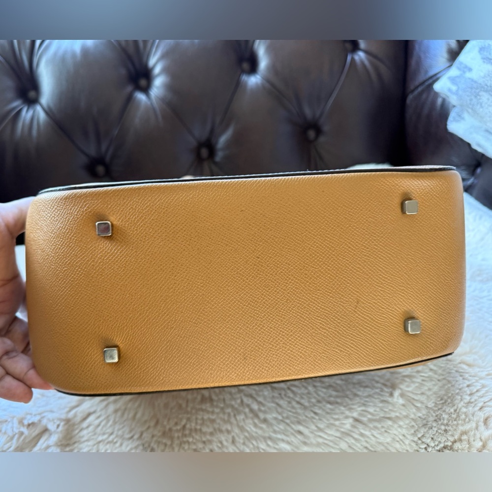 Bally Cube Caramel Saffiano Preloved Bag Quiet Luxury EUC (Handles Need Work) - Picture 4 of 10